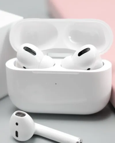 Single earbud